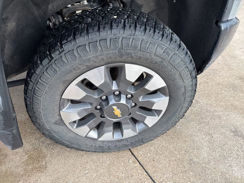 Used 2024 Chevrolet Silverado 2500 Custom w/ Custom Convenience Package image 15