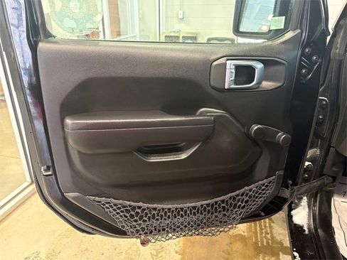 Used 2023 Jeep Wrangler Sport image 19