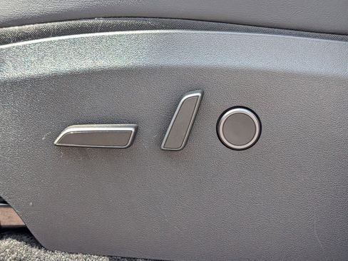 Used 2024 Tesla Model Y Long Range AWD/4WD image 20