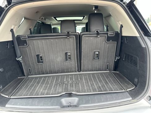 Used 2022 Nissan Pathfinder Platinum w/ Cargo Package AWD/4WD image 30