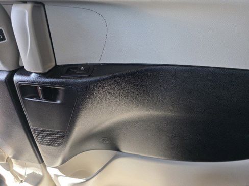 Used 2022 Chrysler Voyager LX image 24