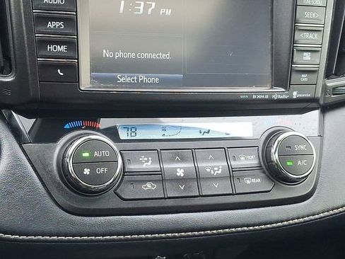 Used 2018 Toyota RAV4 Limited image 17