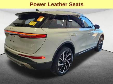Used 2024 Lincoln Corsair Reserve w/ Rear Removable Package Tray FWD image 10