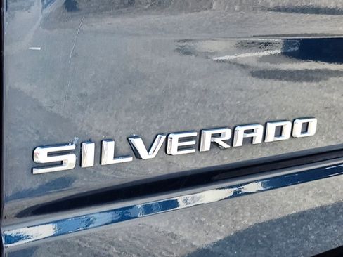 Used 2021 Chevrolet Silverado 1500 High Country image 11