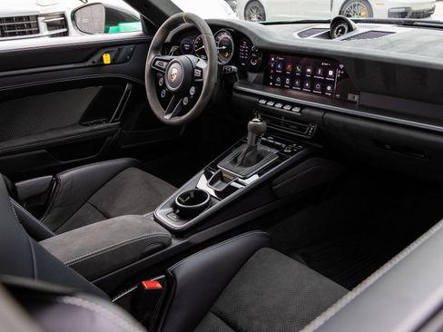 Certified 2025 Porsche 911 GT3 RS w/ Weissach Package RWD image 12