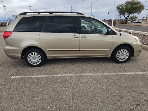 Used 2009 Toyota Sienna LE image 6
