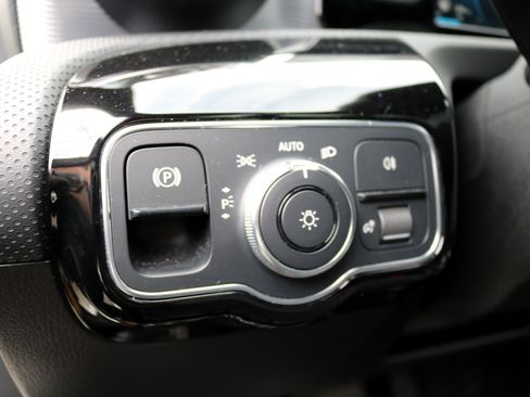 Used 2021 Mercedes-Benz A 220 image 21