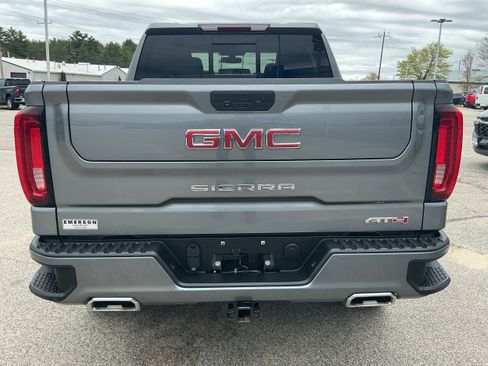 Used 2022 GMC Sierra 1500 AT4 w/ AT4 Preferred Package AWD/4WD image 5