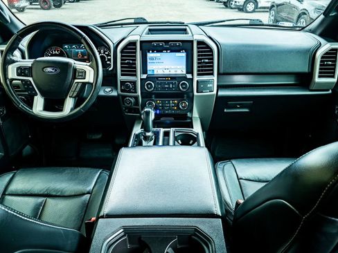 Used 2019 Ford F150 Lariat image 12