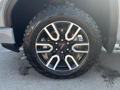 Used 2024 GMC Sierra 1500 AT4 w/ AT4 Premium Package image 10