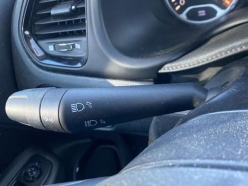 Used 2017 Jeep Renegade Altitude image 18