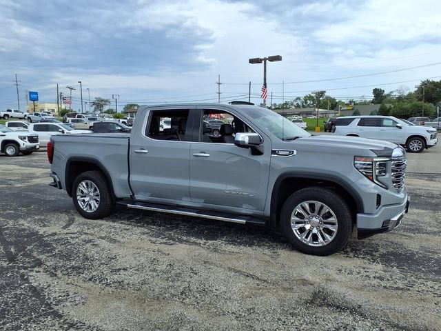 Used 2024 GMC Sierra 1500 Denali w/ Technology Package AWD/4WD image 2