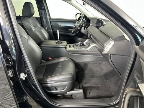 Used 2025 MAZDA CX-70 3.3 Turbo w/ Preferred Package AWD/4WD image 28