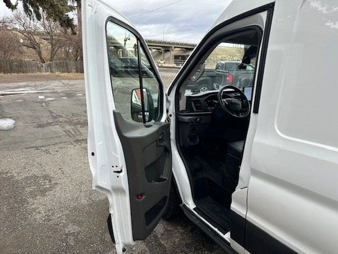 Used 2022 Ford Transit 250 Medium Roof AWD image 8