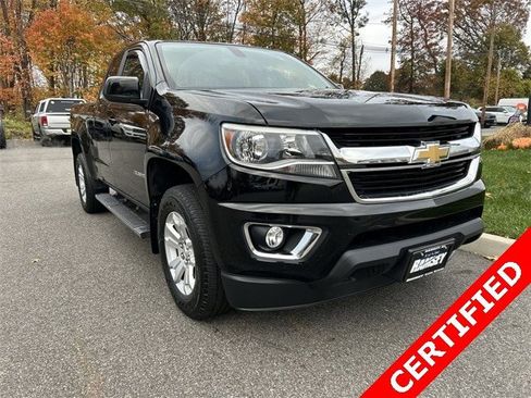Used 2017 Chevrolet Colorado LT w/ LT Convenience Package image 2
