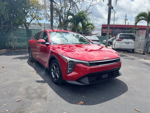 Used 2025 Kia K4 LXS 4dr Sedan image 14