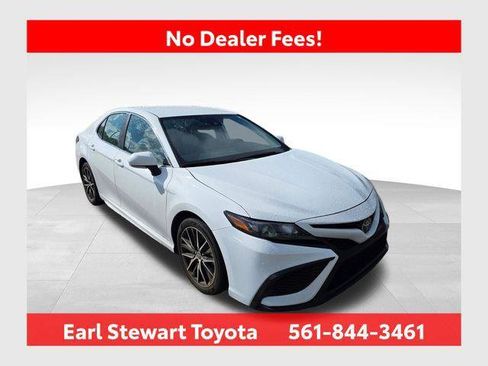 Certified 2023 Toyota Camry SE FWD image 1