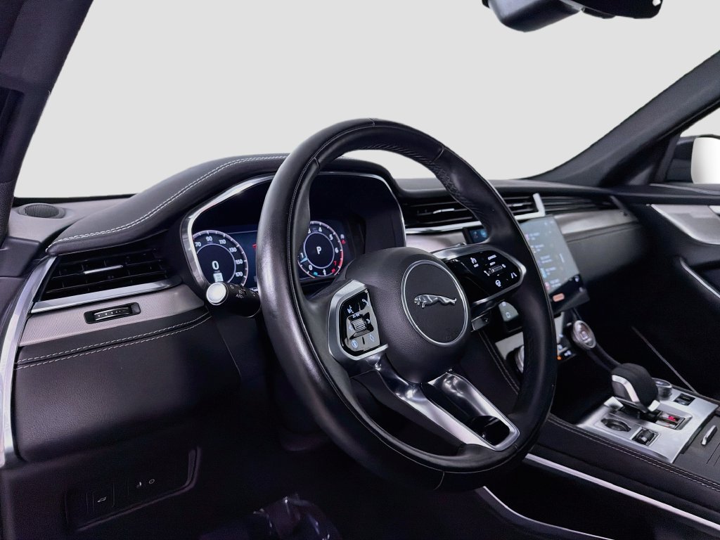 Used 2025 Jaguar F-PACE R-Dynamic S AWD/4WD image 9
