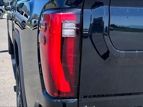 Used 2024 GMC Sierra 3500 Denali Ultimate AWD/4WD image 31