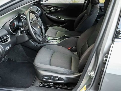 Used 2025 Chevrolet Malibu RS image 23