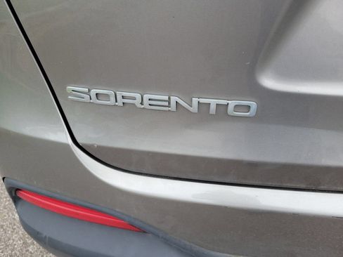 Used 2018 Kia Sorento AWD image 27