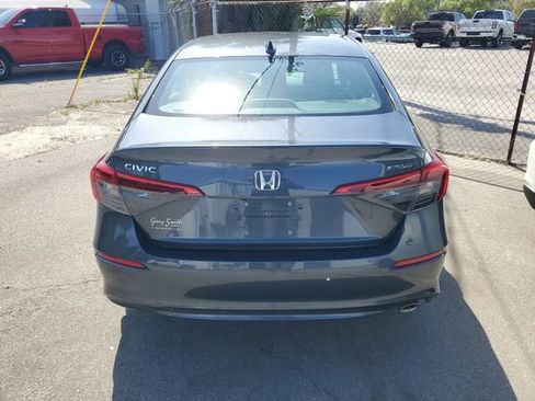 Used 2023 Honda Civic Sport image 3