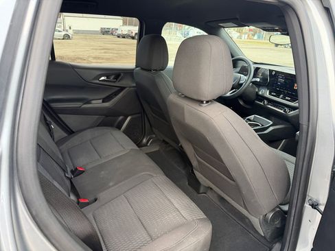 Used 2025 Chevrolet Equinox LT FWD image 13