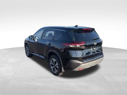 Used 2023 Nissan Rogue SV w/ SV Premium B Package image 3
