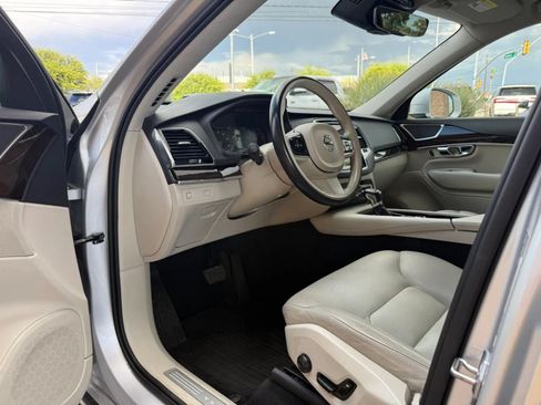 Used 2017 Volvo XC90 T6 Momentum AWD/4WD image 40