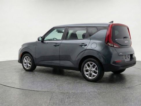 Used 2025 Kia Soul LX w/ LX Technology Package image 6