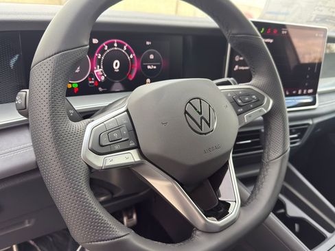 New 2026 Volkswagen Tiguan SE R-Line FWD image 13