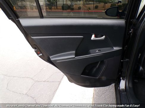 Used 2015 Kia Sportage LX image 16