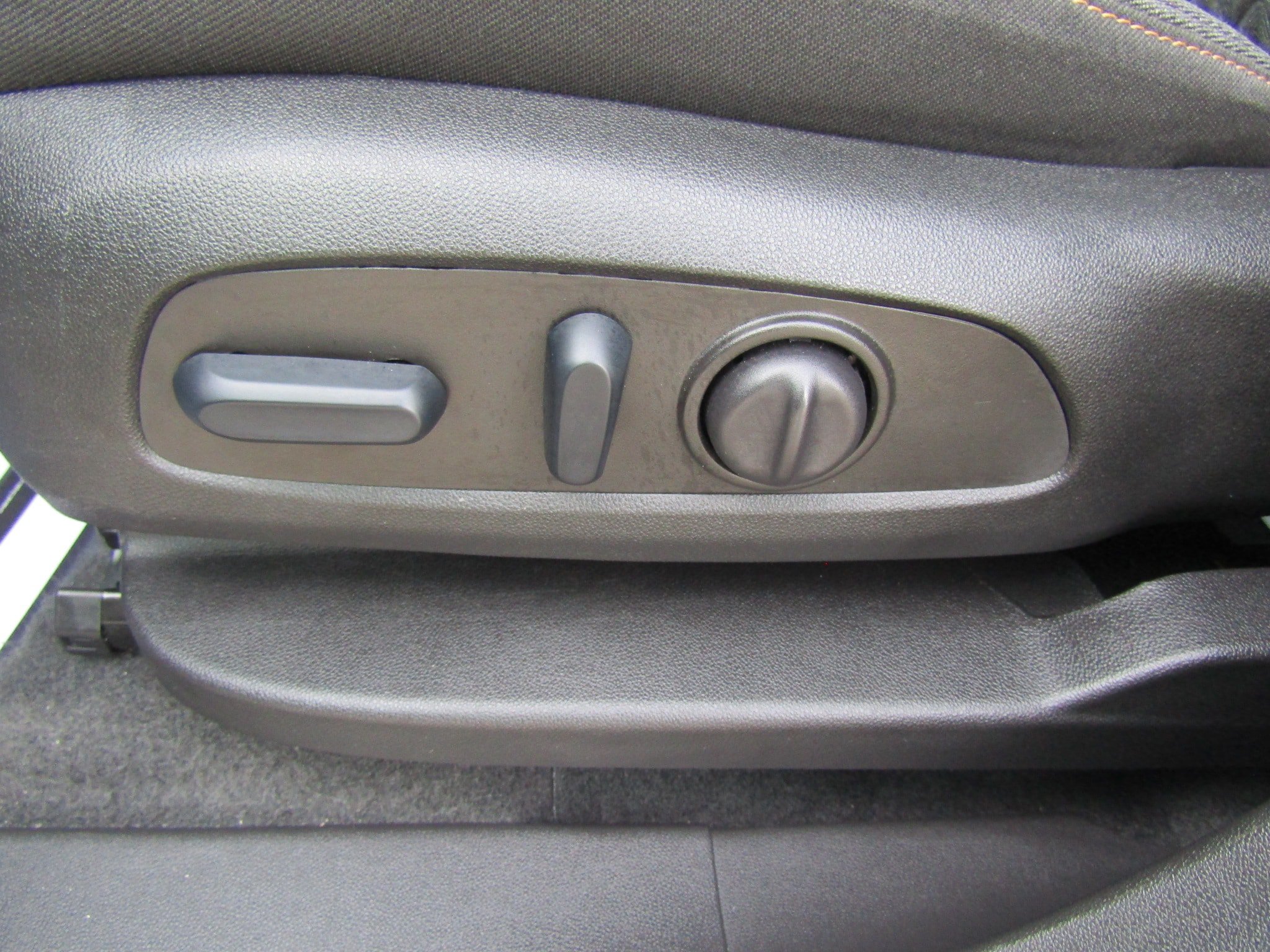 Used 2024 Chevrolet Equinox LT AWD/4WD image 20