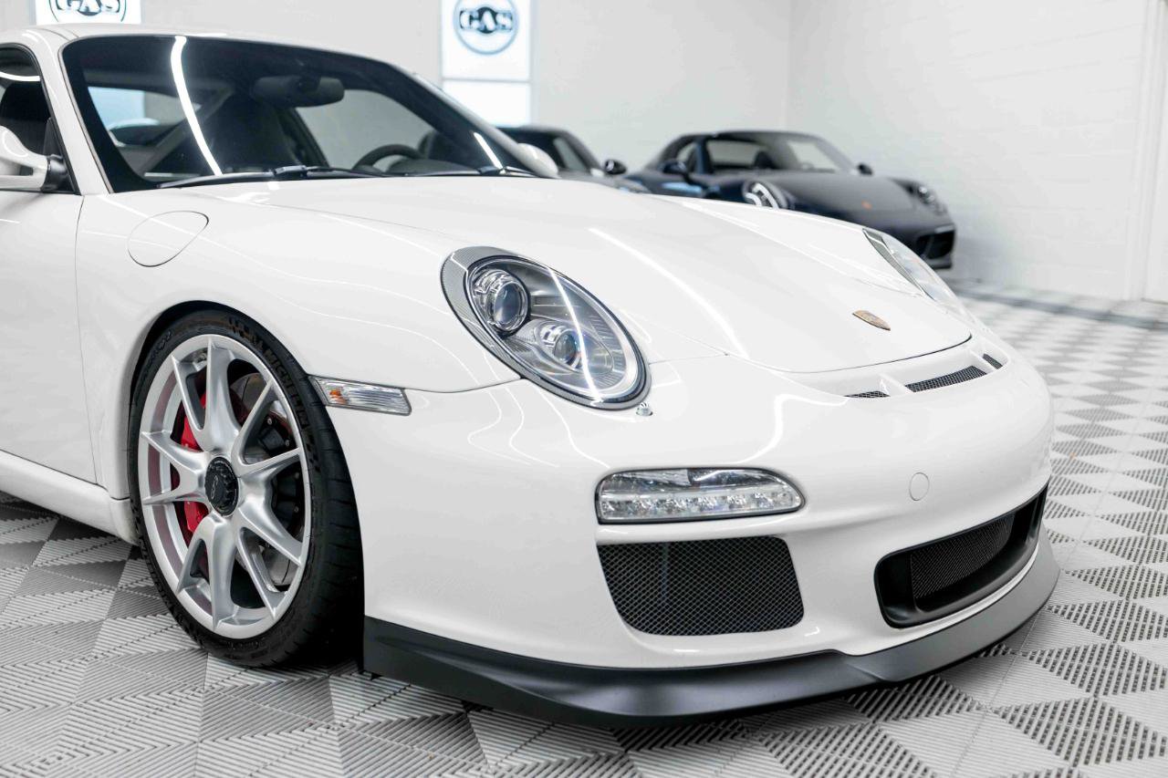 Used 2010 Porsche 911 GT3 RWD image 18