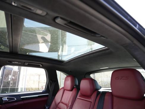 Used 2018 Porsche Cayenne GTS image 64