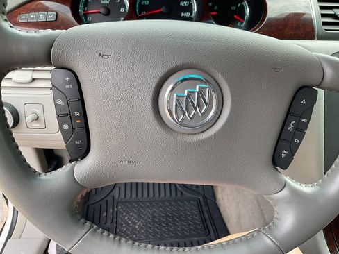 Used 2011 Buick Lucerne CXL w/ Driver Confidence Package FWD image 16