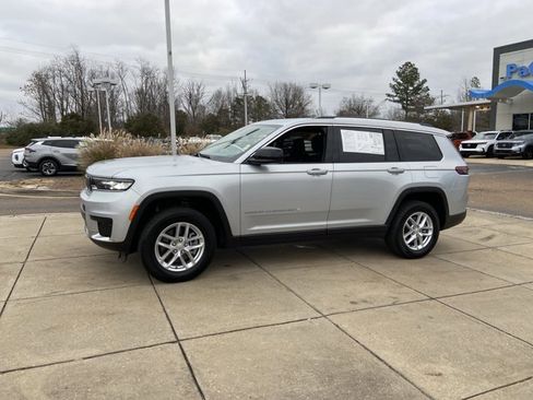 Used 2023 Jeep Grand Cherokee L Laredo image 5