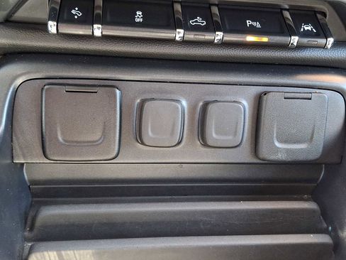 Used 2018 Chevrolet Silverado 1500 LTZ w/ LTZ Plus Package image 28