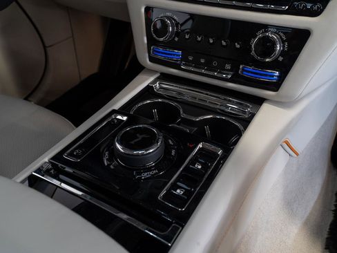 Used 2026 Rolls-Royce Spectre image 12