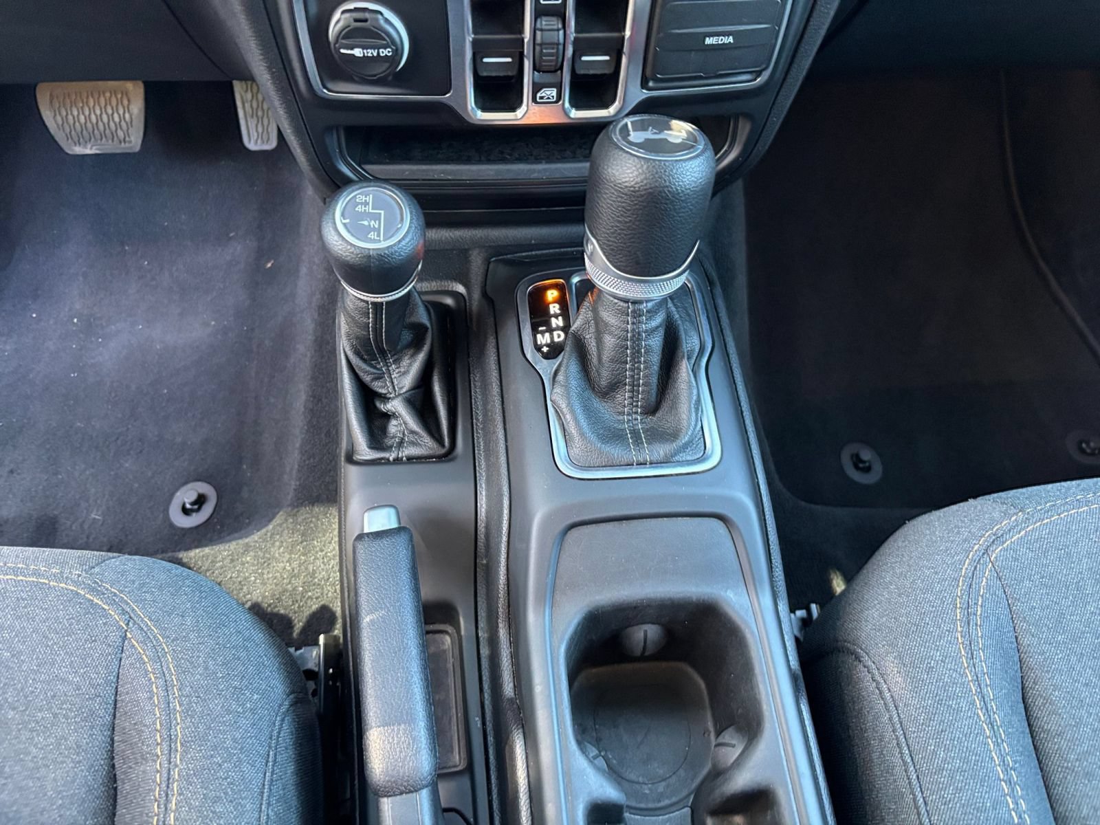 Used 2025 Jeep Wrangler Unlimited Sahara AWD/4WD image 41