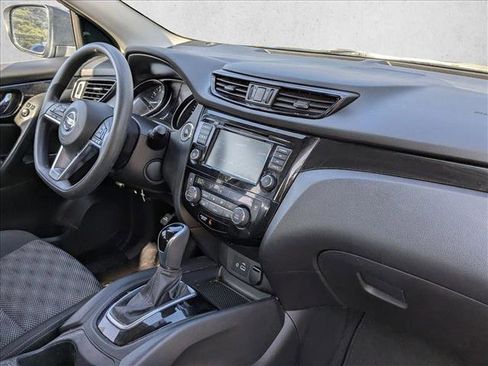 Used 2019 Nissan Rogue Sport SV image 20