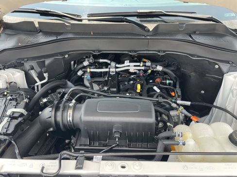 Certified 2023 Ford Explorer XLT w/ Equipment Group 202A AWD/4WD image 39
