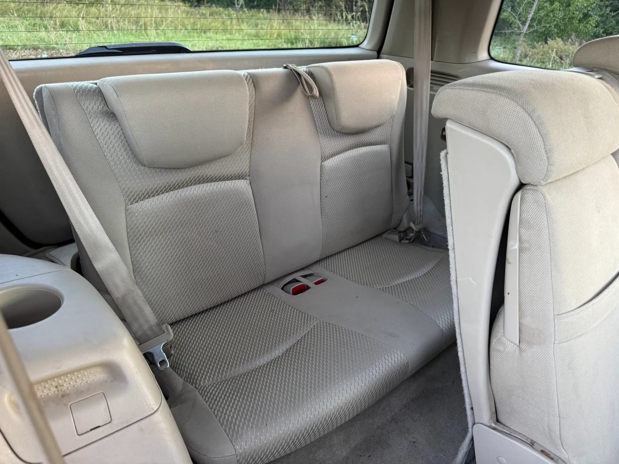 Used 2005 Toyota Highlander 4WD V6 w/ 3rd Row image 12