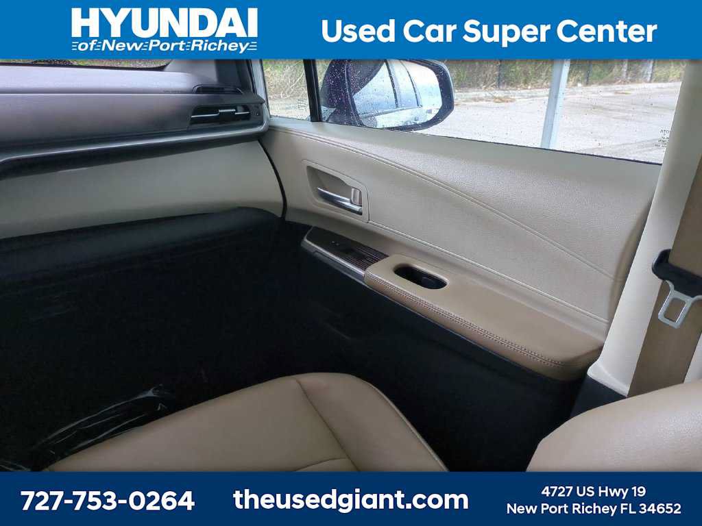 Used 2022 Toyota Sienna XLE FWD image 19
