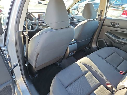 Used 2024 Nissan Altima 2.5 SV FWD image 14