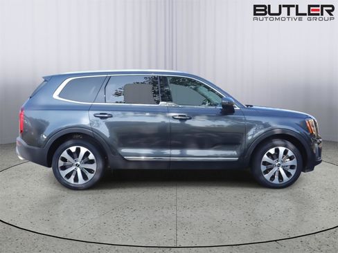 Used 2022 Kia Telluride EX w/ EX Premium Package FWD image 8