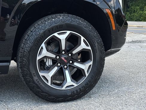 New 2026 GMC Yukon XL AT4 Ultimate w/ LPO, Floor Liner Package AWD/4WD image 9