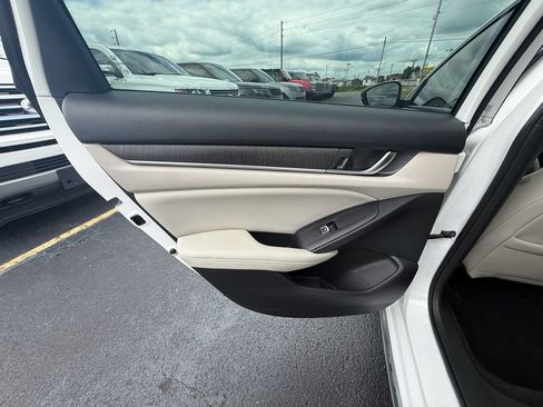 Used 2018 Honda Accord EX-L image 18