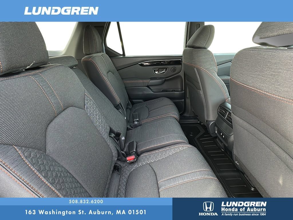 New 2026 Honda Pilot Sport image 8