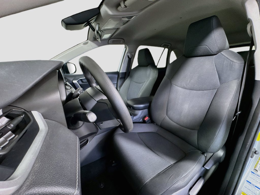 Used 2019 Toyota RAV4 LE w/ All Weather Liner Package AWD/4WD image 17